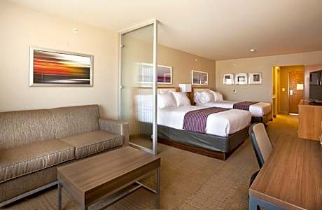 Queen Suite with Two Queen Beds