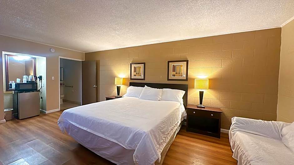 Royal Inn and Suites