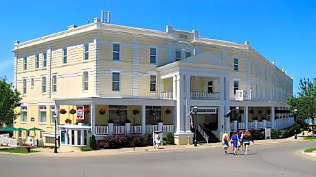 Stafford's Perry Hotel