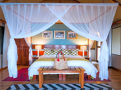 One-Bedroom Chalet with Ocean View