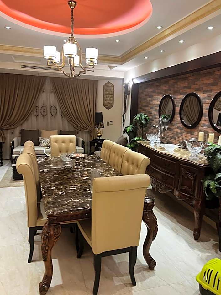 Super luxury flat near airport شقة سكنية قمة الفخامة والاتساع بقرب المولات التجارية و المطار