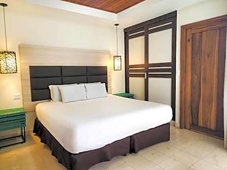 1 Queen Bed, Nonsmoking