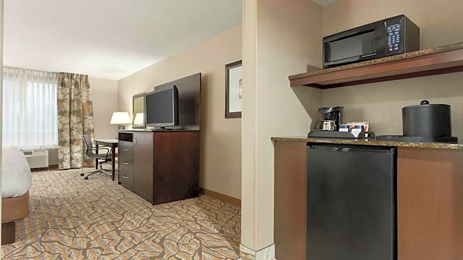Holiday Inn Hotel & Suites Gateway By IHG