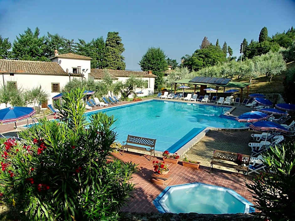ISA-Farmhouse with swimming-pool in Chianti-area in the middle of Tuscan nature