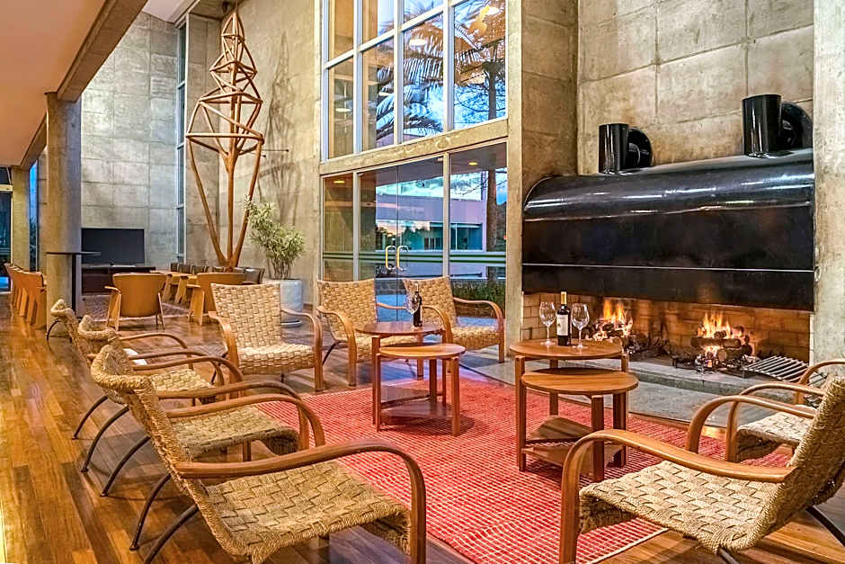 Almenat Embu das Artes Sao Paulo, Tapestry Collect