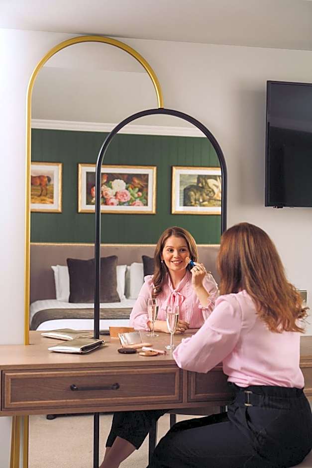 Ivanhoe Inn and Hotel