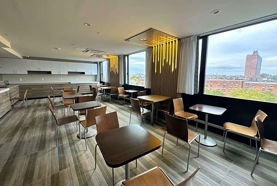 Days Inn by Wyndham Brooklyn Eastern Parkway