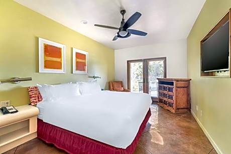 2 BEDROOMS WITH 1 KING AND 2 TWIN BEDS