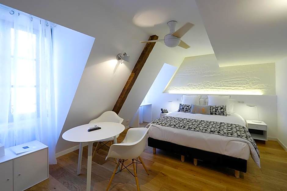 Les Maisons du Pont - Charme & Caractère