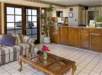 Travelodge by Wyndham Costa Mesa Newport Beach Hacienda