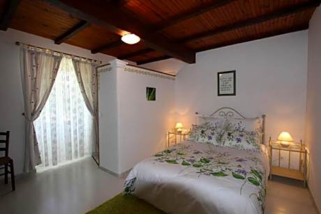 Triple Room with Garden View