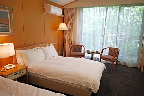 Twin Room with Shared Bathroom