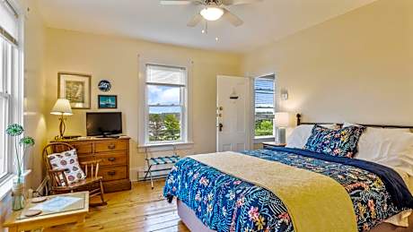 Queen Room with Ocean View