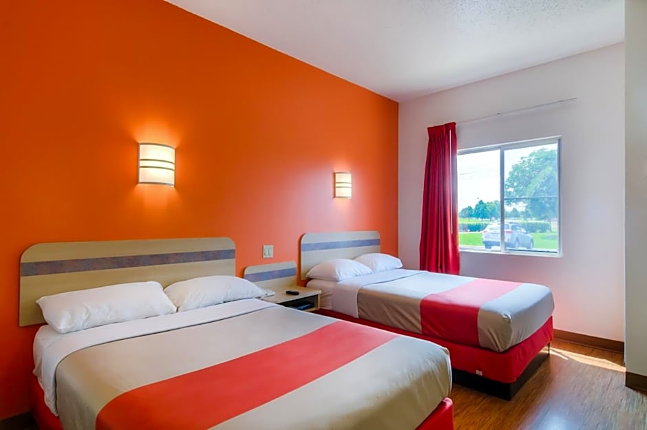 Motel 6-Lakeville, MN - South - Lakeville