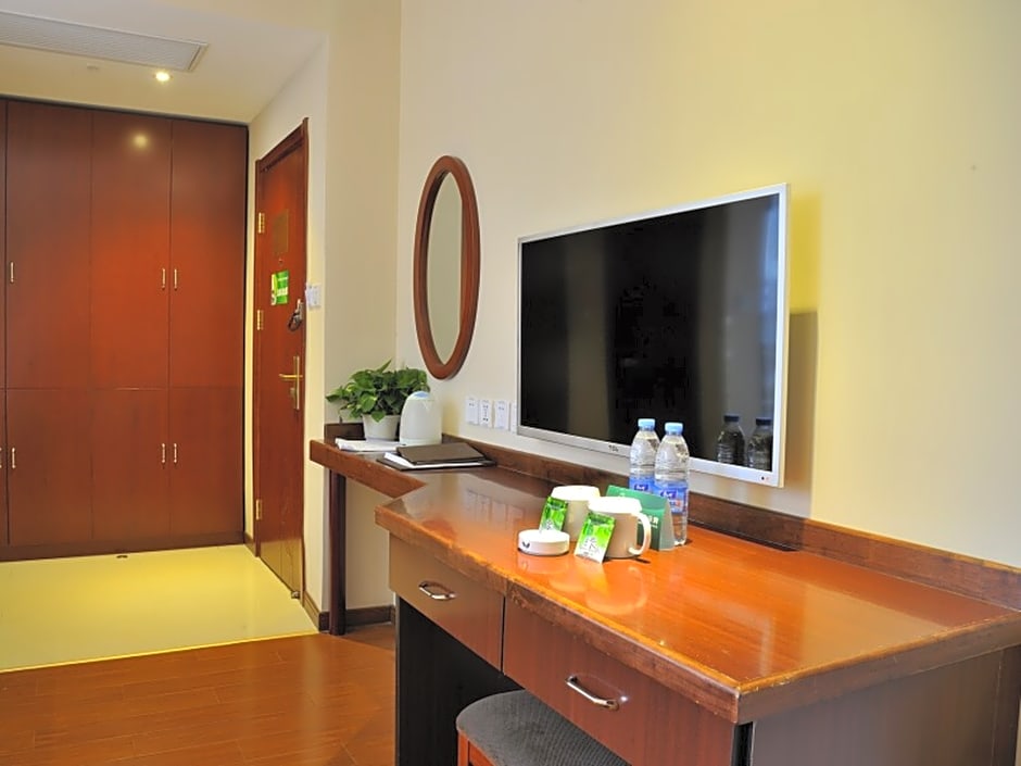 GreenTree Inn Zhangjiagang Daxin Town Pingbei Road Express Hotel