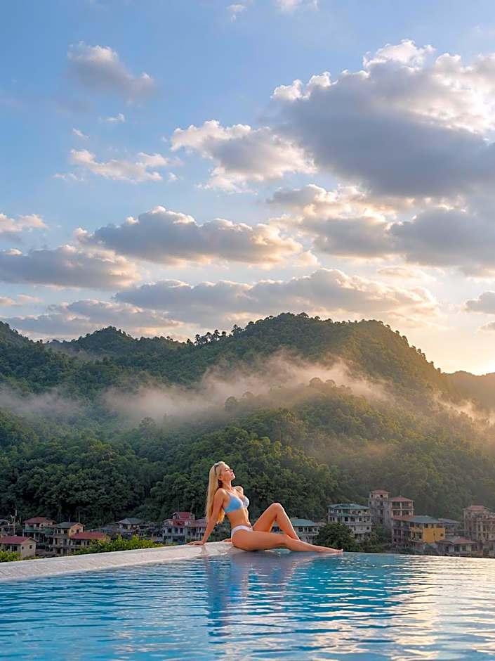 Sapa Village Hotel