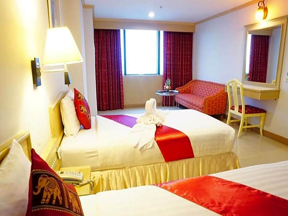 Bay Hotel Srinakarin