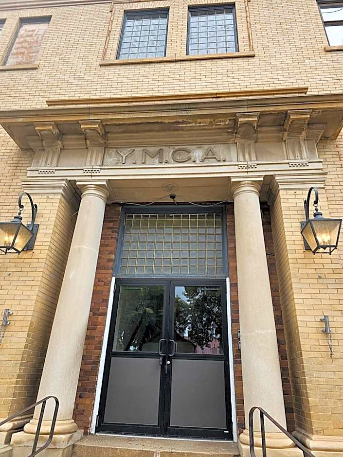 Eaglescape Suites and Event Center