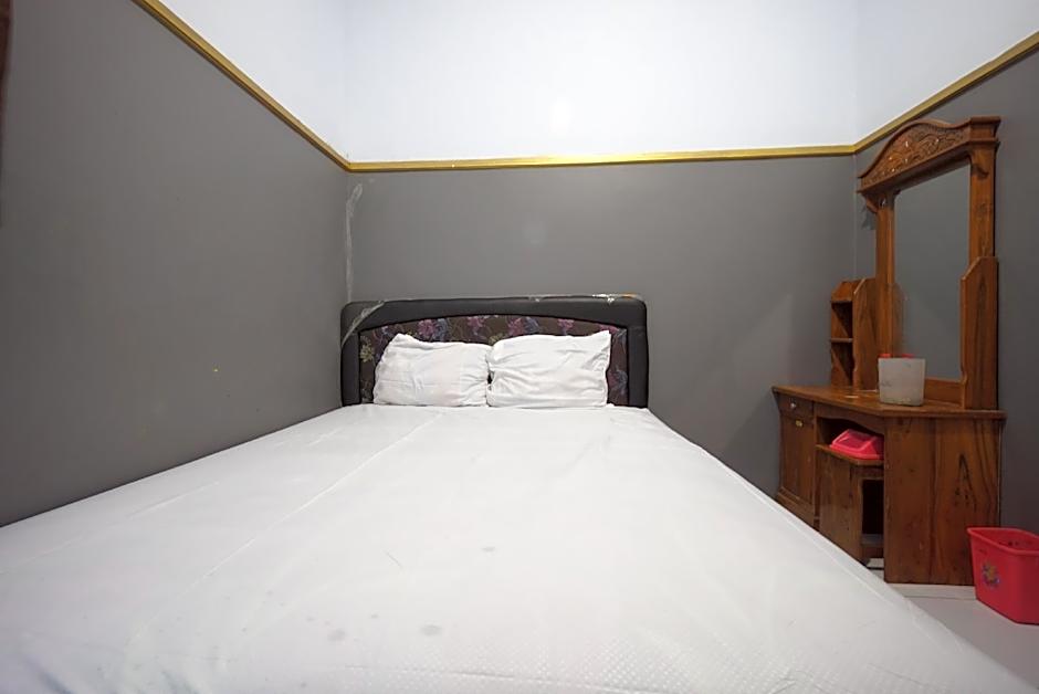 SPOT ON 93620 Anisa Homestay Syariah