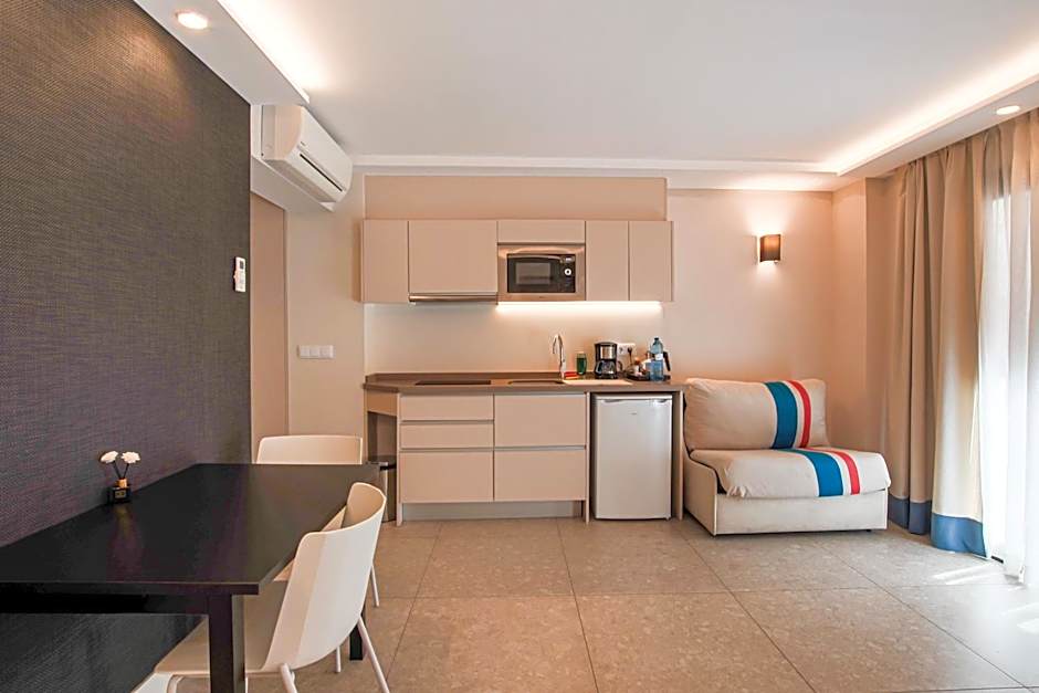 Posidonia Aparthotel