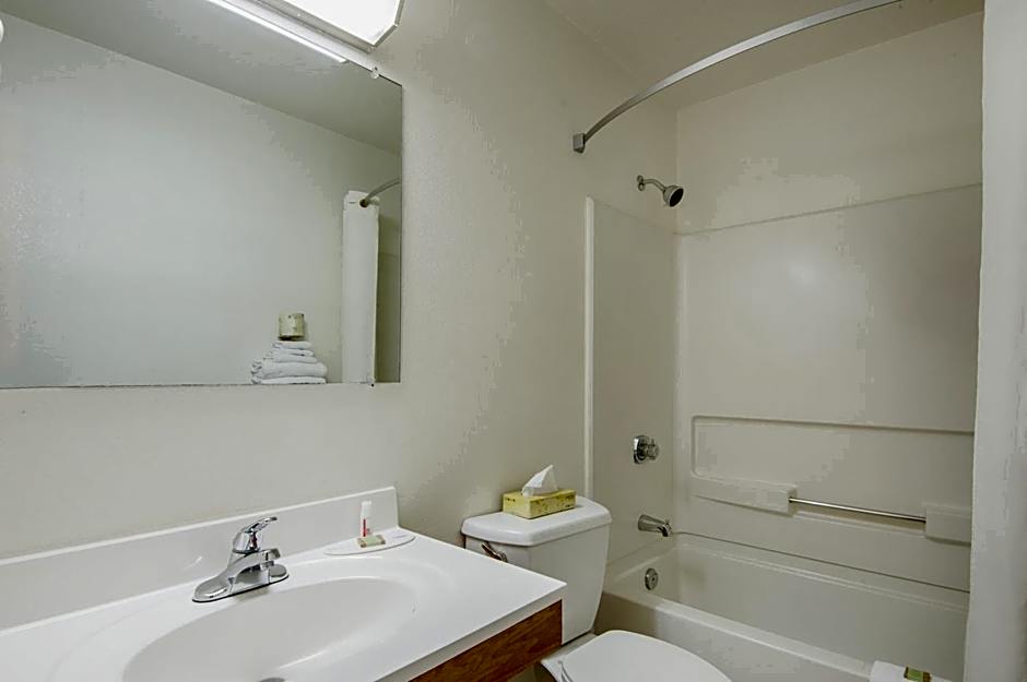 Super 8 by Wyndham Salmon Arm