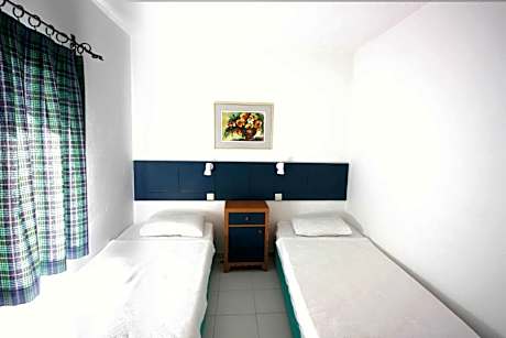 Apartment (3 Adults)