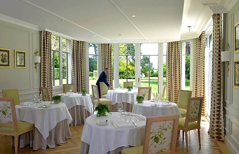 Chateau La Cheneviere