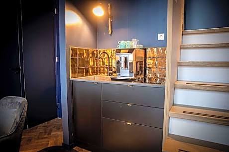 The Royal Loft with City Spa Access