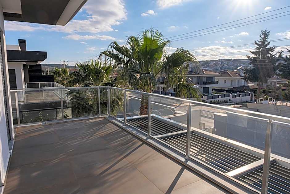 Çeşme lüks huzurlu yeni villa