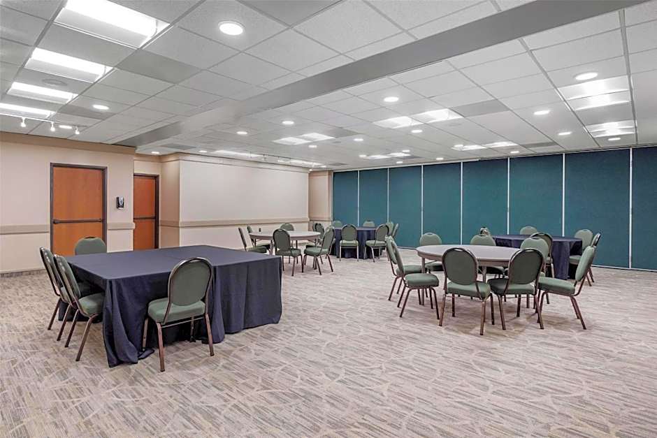 Best Western Plus Harbor Plaza And Conference Center