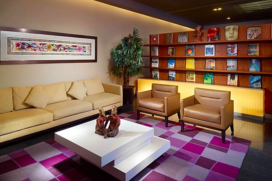 Courtyard by Marriott Mexico City Airport