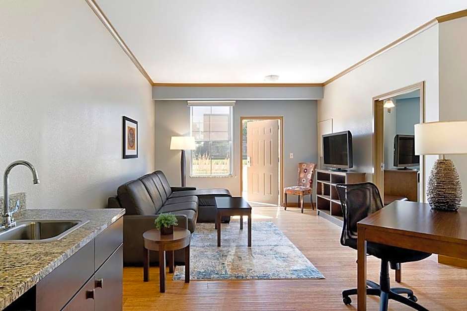 ClubHouse Hotel and Suites Pierre