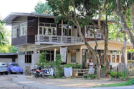 Yor song Hostel Pai