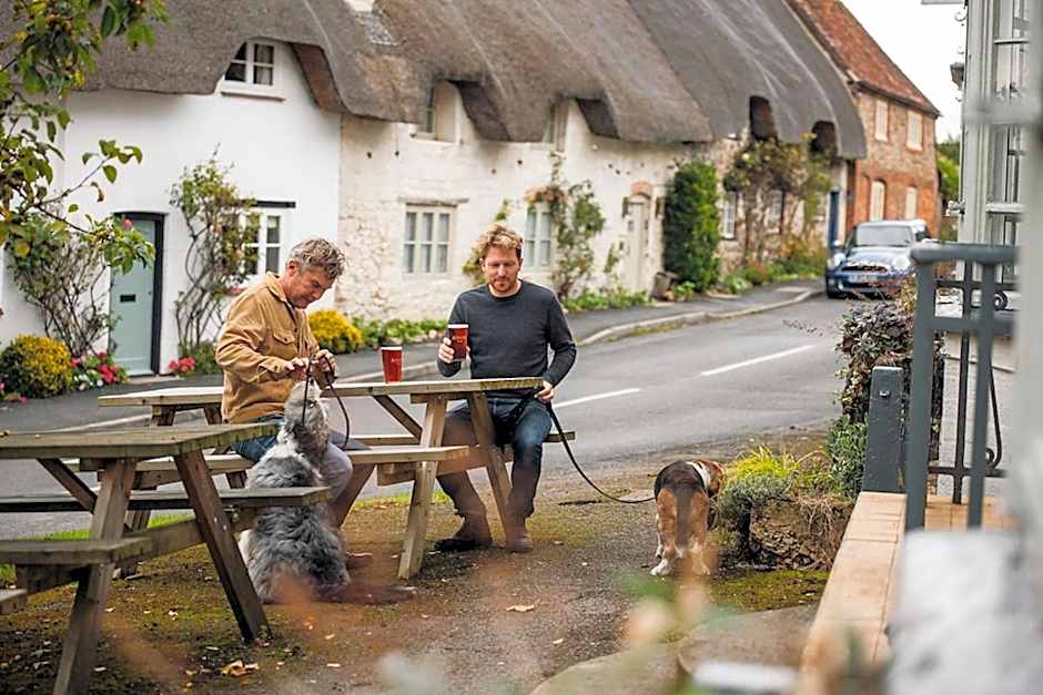 The Rose & Crown, Ashbury
