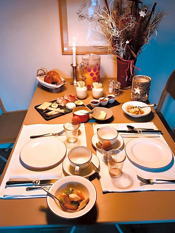 Le Coq Chantant Studios d'Hôtes & Boutique Hôtel St-Livres