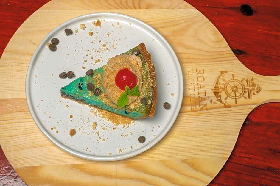 Hotel and Dive Center Roatan Yacht Club