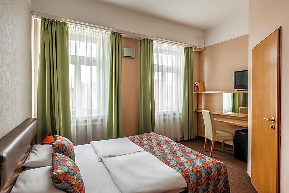 Photo 1 of 14 of 1 Double Bed or 2 Beds