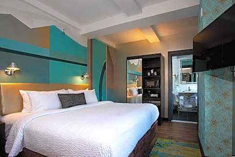 Standard King Room