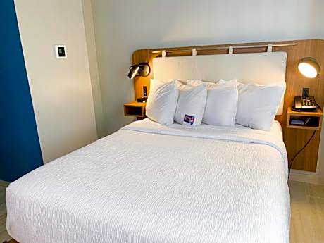 1 Full Bed Non-Smoking