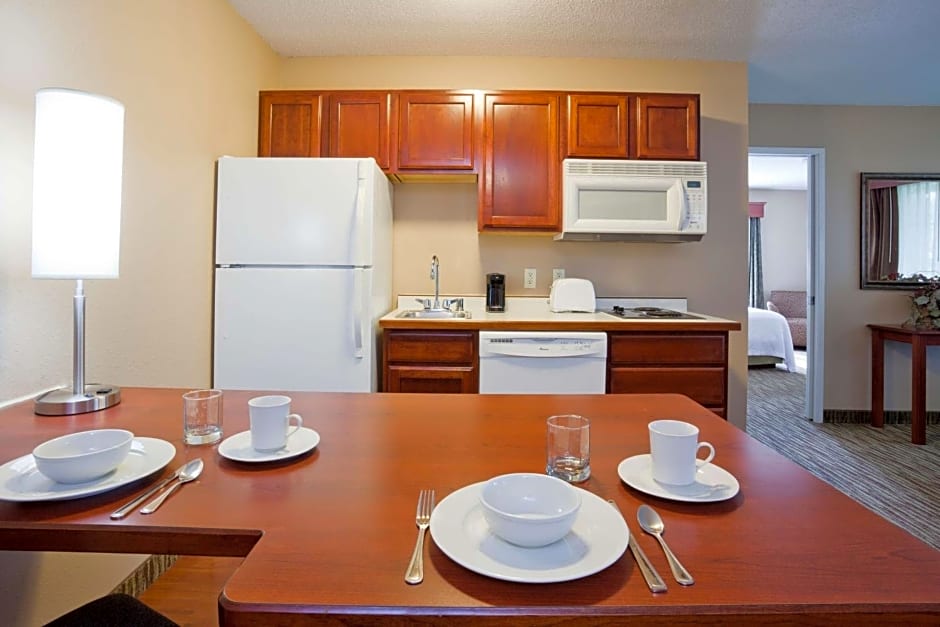 GrandStay Residential Suites Hotel - Eau Claire