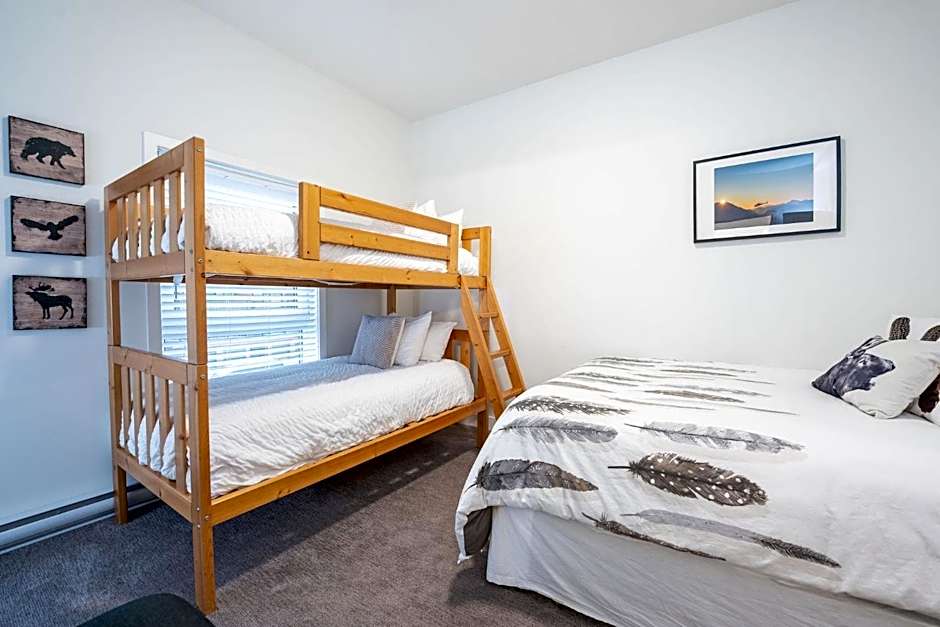 Alpine Escape by Revelstoke Vacations