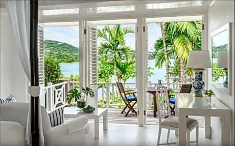 OCEANFRONT BALCONY ROOM KING