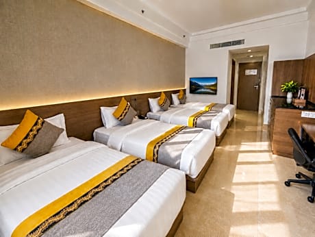 Deluxe Quad Room 4 Single Beds