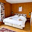 Hotel Between