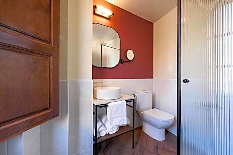 Economy Double or Twin Room