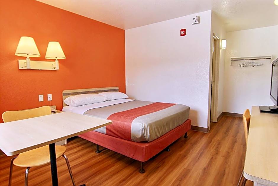 Motel 6-Kingsville, TX