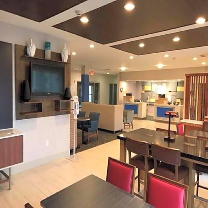 Holiday Inn Express Toledo West - Napoleon By IHG