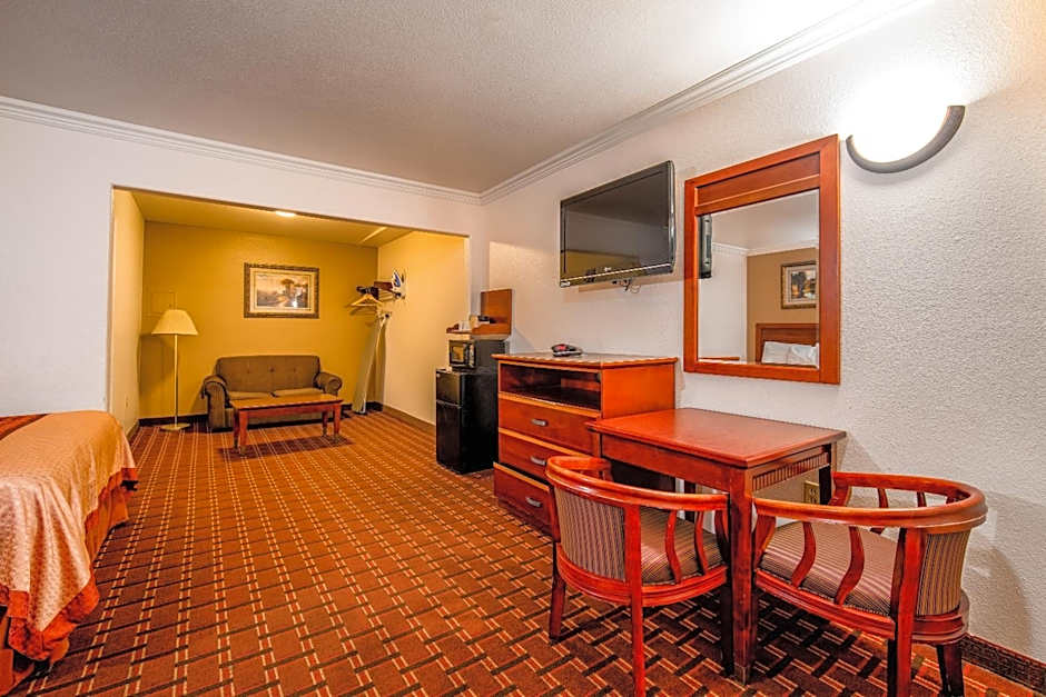 Regency Inn & Suites Downey