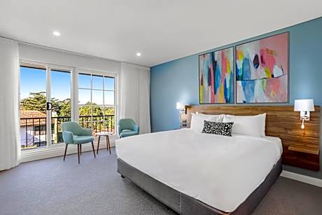 Killara Hotel & Suites