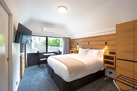 Garden View Studio Unit